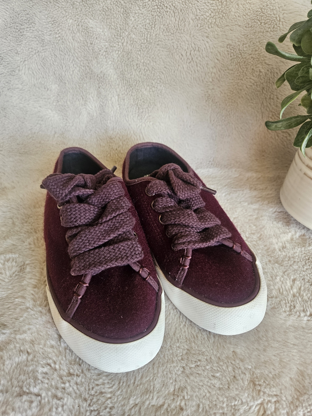 Sperry Burgundy Wool Memory Foam Sneakers Oversized Laces Size 5